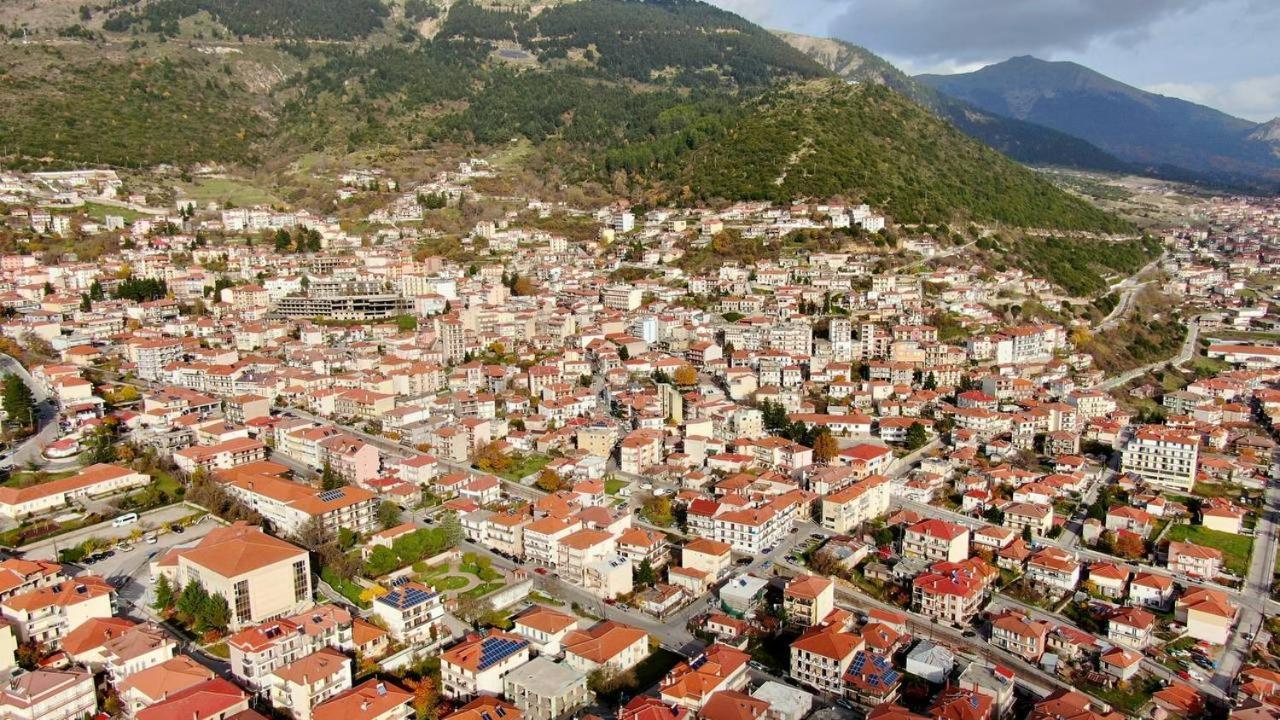 דירות קרפניסיון Το Πέτρινο Της Γιαγιάς Μαρίκας מראה חיצוני תמונה
